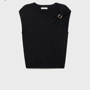 Sleeveless black sweater